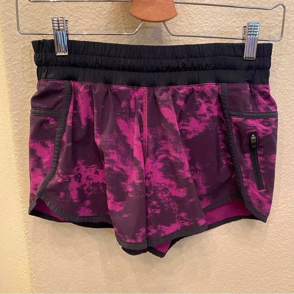 LULULEMON Women Purple Black Pattern Athletic Shorts Size 6